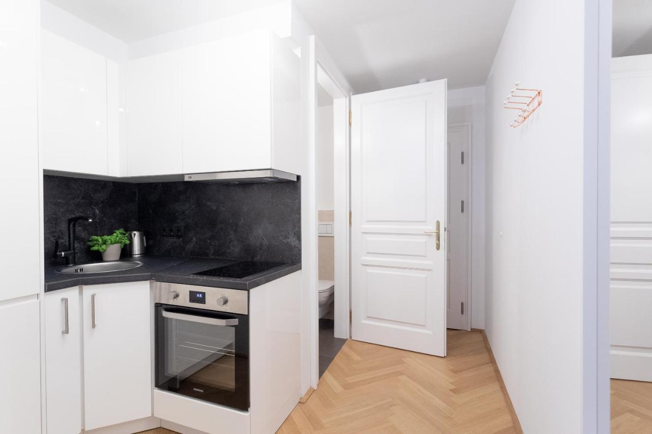 New Luxus Studio - 10Min Centre - Markus Apartment Wina Bagian luar foto