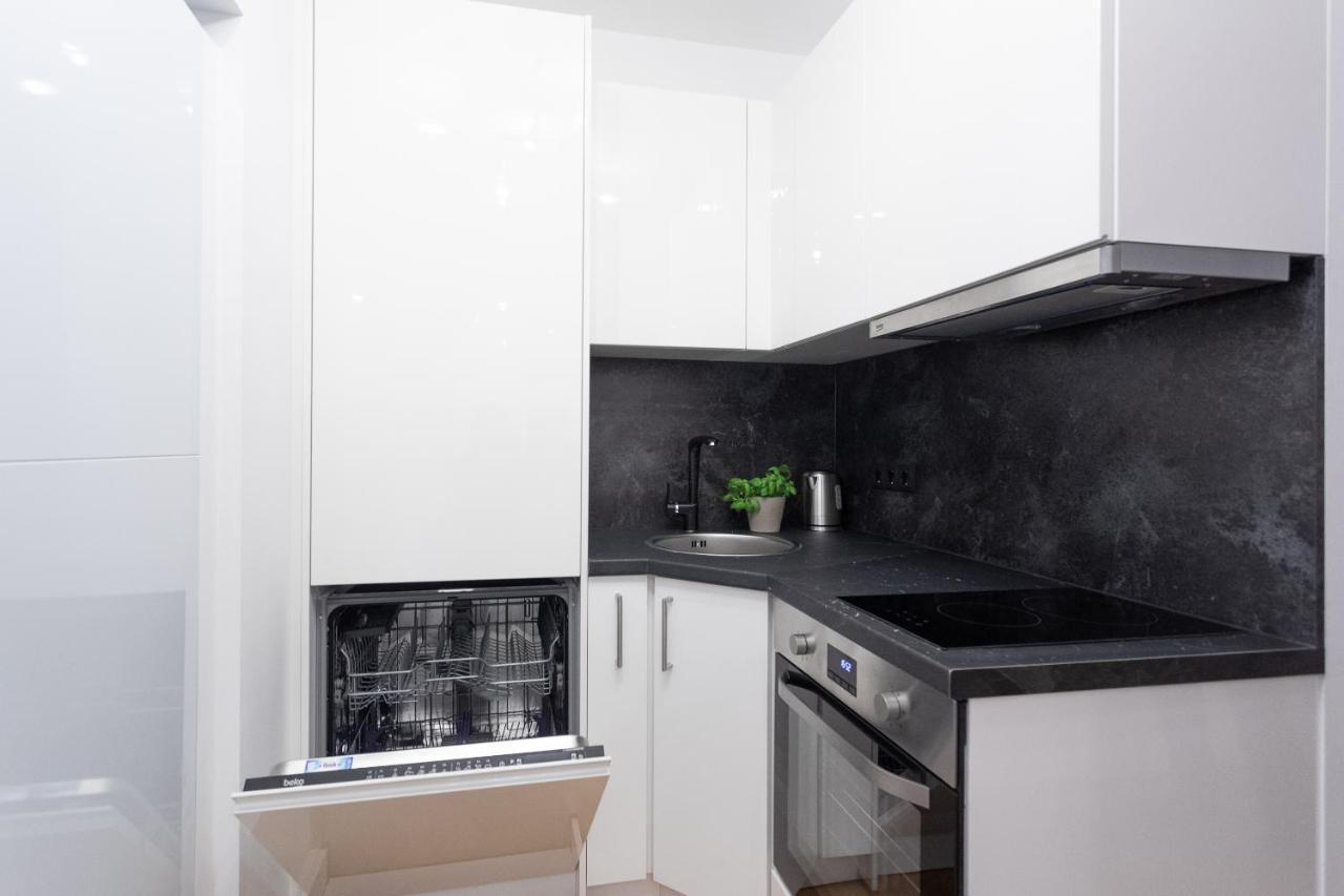 New Luxus Studio - 10Min Centre - Markus Apartment Wina Bagian luar foto