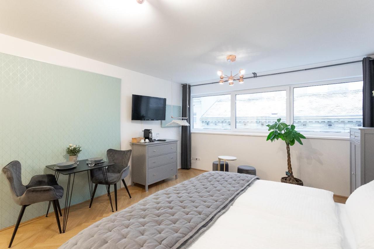 New Luxus Studio - 10Min Centre - Markus Apartment Wina Bagian luar foto